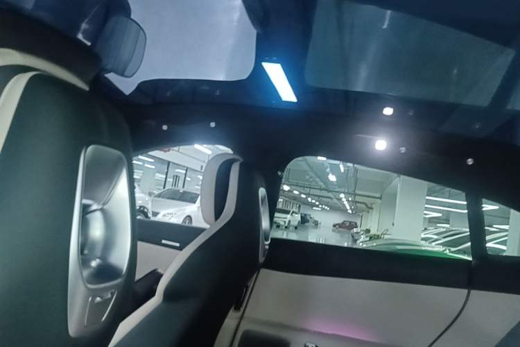 Used Xiaomi Auto YU7 2025 Ultra-Long Range High-Performance All-Wheel-Drive Max Edition Headliner