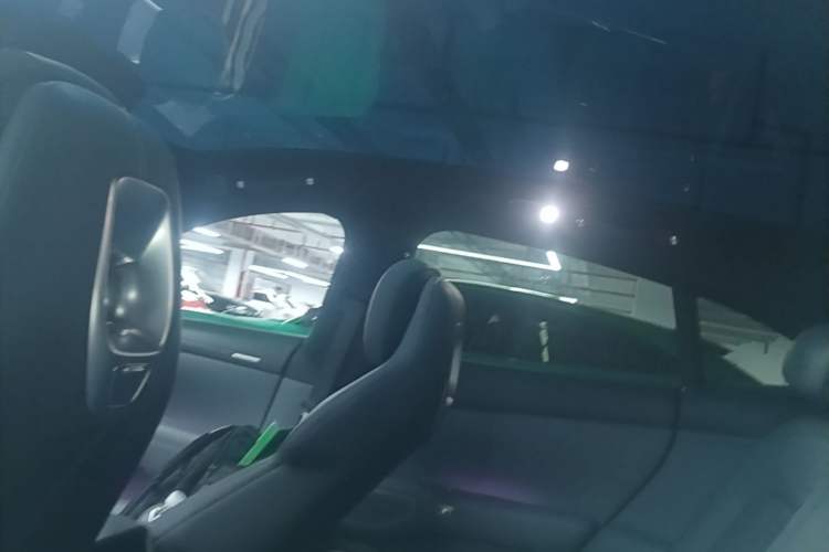 Used Xiaomi Auto YU7 2025 Ultra-Long Range High-Performance All-Wheel-Drive Max Edition Headliner
