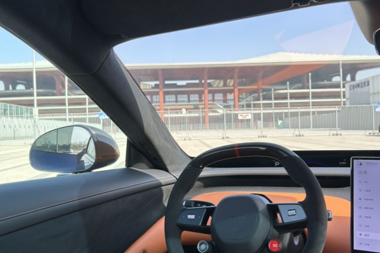 Used Xiaomi Auto YU7 2025 Ultra-Long Range High-Performance All-Wheel-Drive Max Edition Interior 1