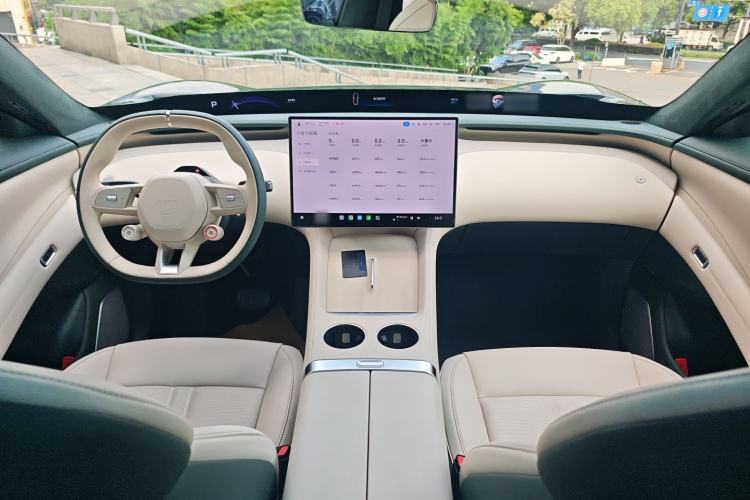Used Xiaomi Auto YU7 2025 Ultra-Long Range High-Performance All-Wheel-Drive Max Edition Interior 1