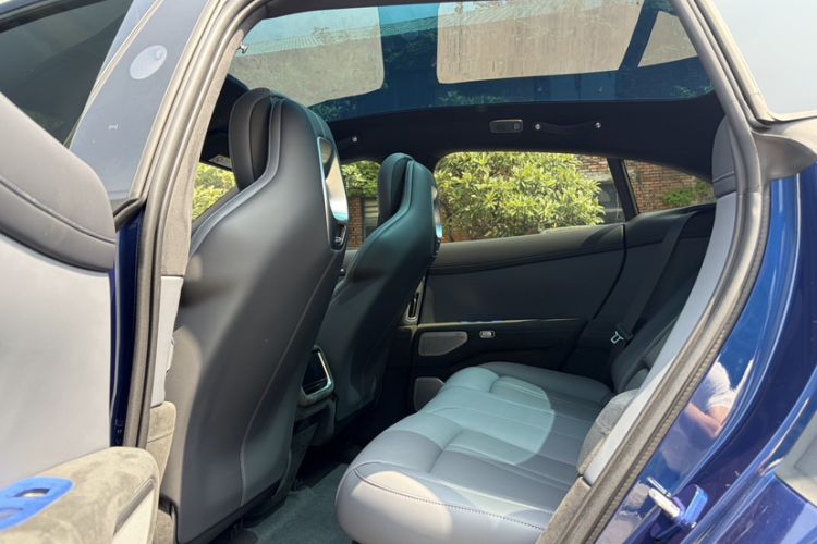 Used Xiaomi Auto YU7 2025 Ultra-Long Range High-Performance All-Wheel-Drive Max Edition Interior 2