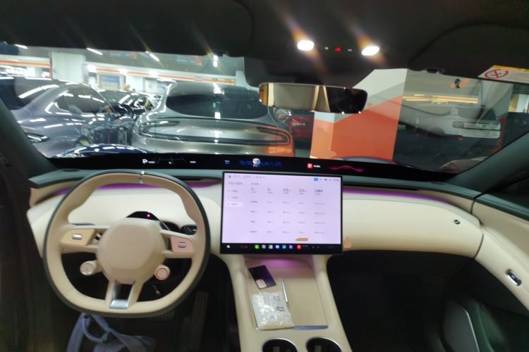 Used Xiaomi Auto YU7 2025 Ultra-Long Range Rear-Wheel Drive Version Interior 2