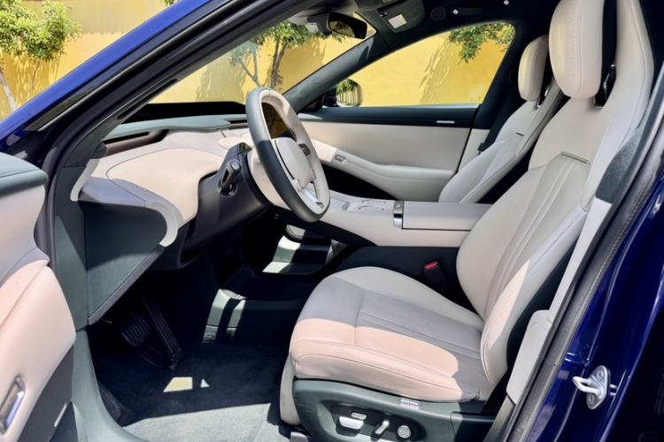 Used Xiaomi Auto YU7 2025 Ultra-Long Range High-Performance All-Wheel-Drive Max Edition Interior 4