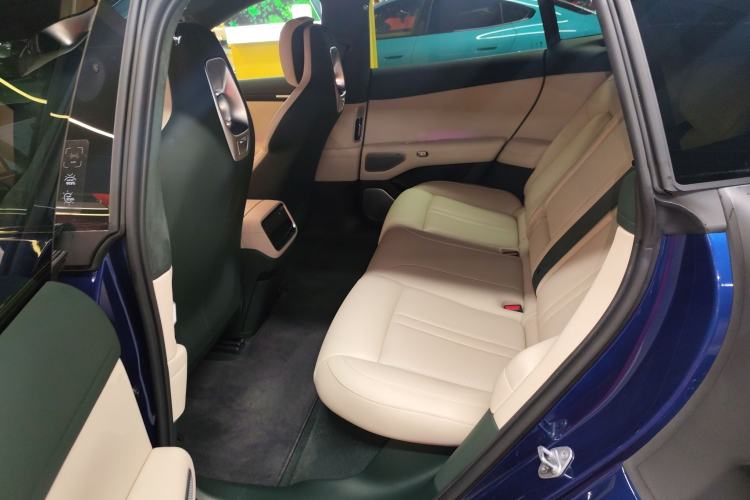 Used Xiaomi Auto YU7 2025 Ultra-Long Range High-Performance All-Wheel-Drive Max Edition Interior 4