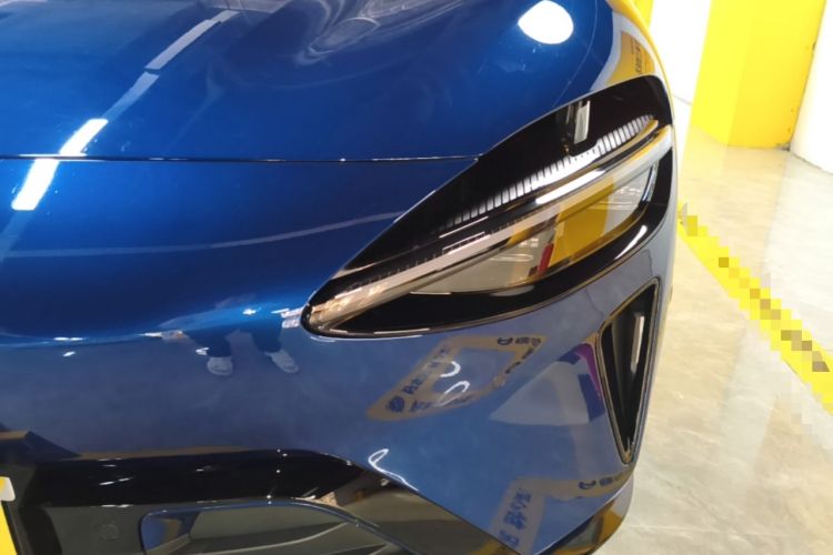 Used Xiaomi Auto YU7 2025 Ultra-Long Range Rear-Wheel Drive Version Left Front Headlight
