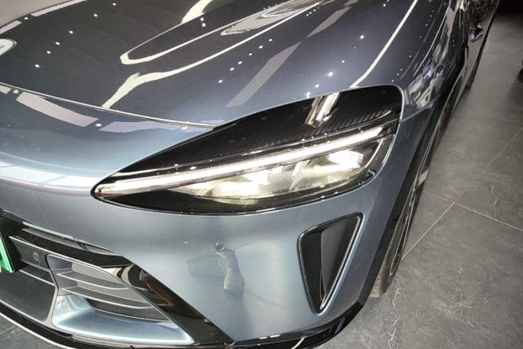 Used Xiaomi Auto YU7 2025 Ultra-Long Range High-Performance All-Wheel-Drive Max Edition Left Front Headlight