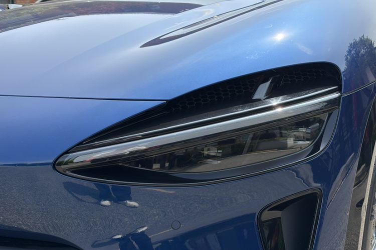 Used Xiaomi Auto YU7 2025 Ultra-Long Range High-Performance All-Wheel-Drive Max Edition Left Front Headlight