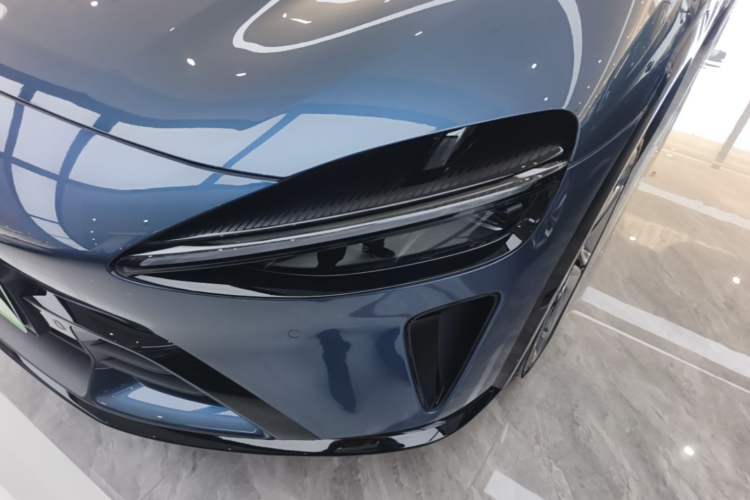 Used Xiaomi Auto YU7 2025 Ultra-Long Range High-Performance All-Wheel-Drive Max Edition Left Front Headlight