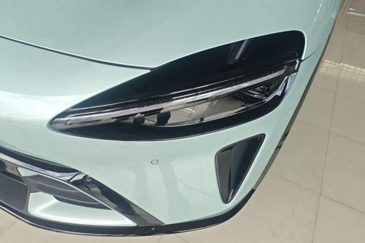Used Xiaomi Auto YU7 2025 Ultra-Long Range High-Performance All-Wheel-Drive Max Edition Left Front Headlight