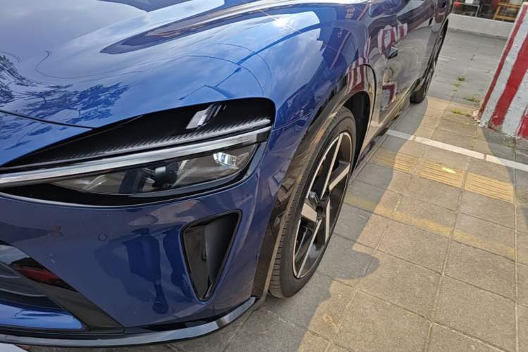 Used Xiaomi Auto YU7 2025 Ultra-Long Range High-Performance All-Wheel-Drive Max Edition Left Front Headlight