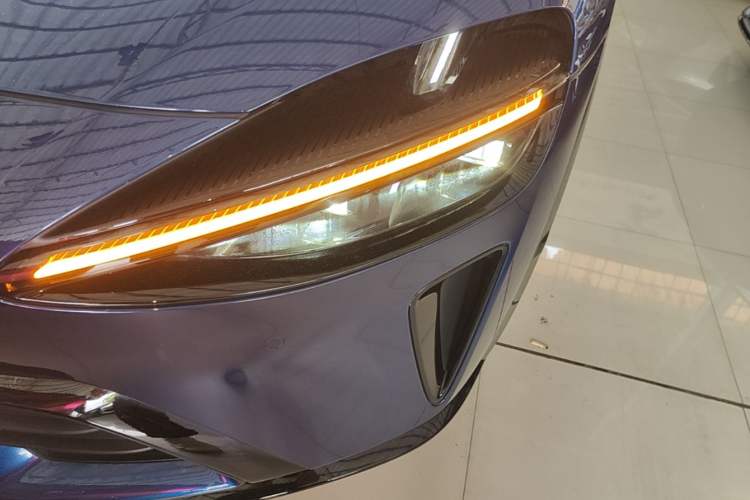 Used Xiaomi Auto YU7 2025 Ultra-Long Range High-Performance All-Wheel-Drive Max Edition Left Front Headlight