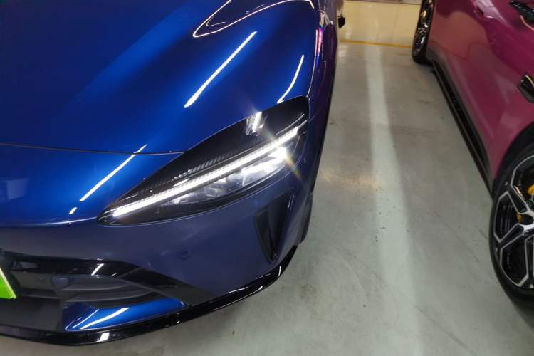 Used Xiaomi Auto YU7 2025 Ultra-Long Range Rear-Wheel Drive Version Left Front Headlight