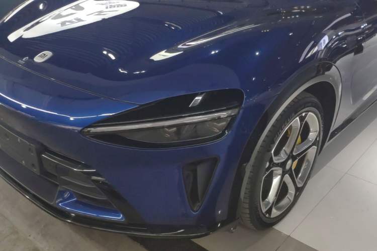 Used Xiaomi Auto YU7 2025 Ultra-Long Range High-Performance All-Wheel-Drive Max Edition Left Front Headlight