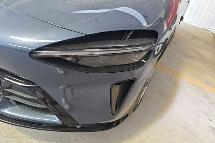 Used Xiaomi Auto YU7 2025 Ultra-Long Range High-Performance All-Wheel-Drive Max Edition Left Front Headlight