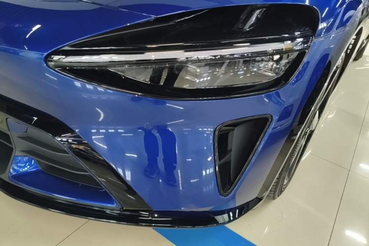 Used Xiaomi Auto YU7 2025 Ultra-Long Range High-Performance All-Wheel-Drive Max Edition Left Front Headlight