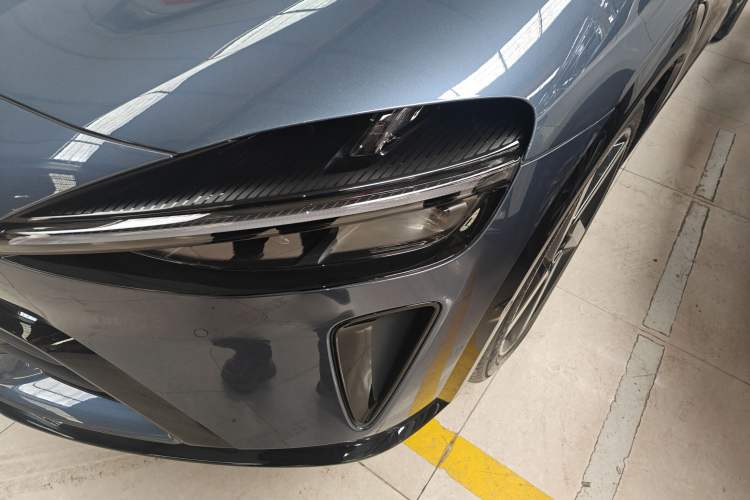 Used Xiaomi Auto YU7 2025 Ultra-Long Range High-Performance All-Wheel-Drive Max Edition Left Front Headlight