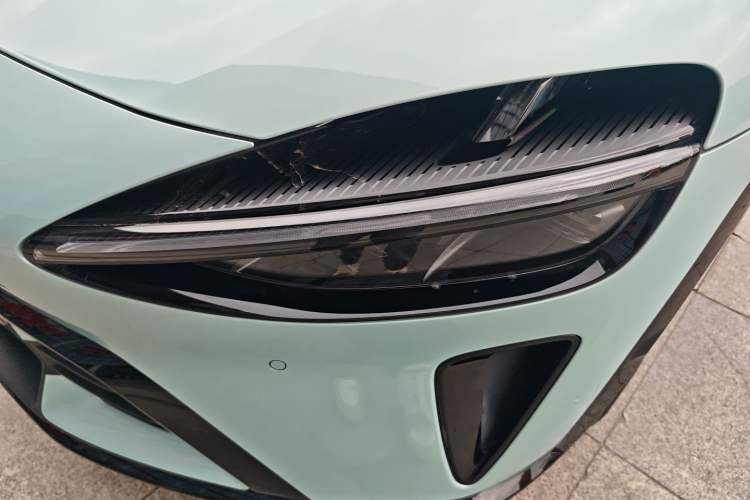 Used Xiaomi Auto YU7 2025 Ultra-Long Range High-Performance All-Wheel-Drive Max Edition Left Front Headlight