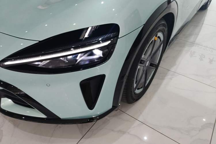 Used Xiaomi Auto YU7 2025 Ultra-Long Range High-Performance All-Wheel-Drive Max Edition Left Front Headlight