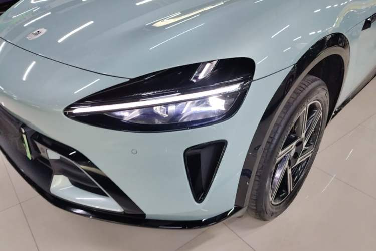 Used Xiaomi Auto YU7 2025 Ultra-Long Range All-Wheel Drive Pro Version Left Front Headlight