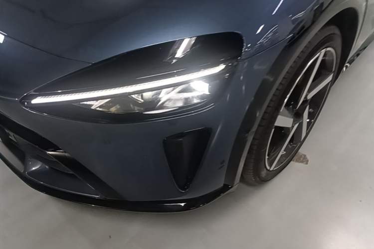 Used Xiaomi Auto YU7 2025 Ultra-Long Range High-Performance All-Wheel-Drive Max Edition Left Front Headlight