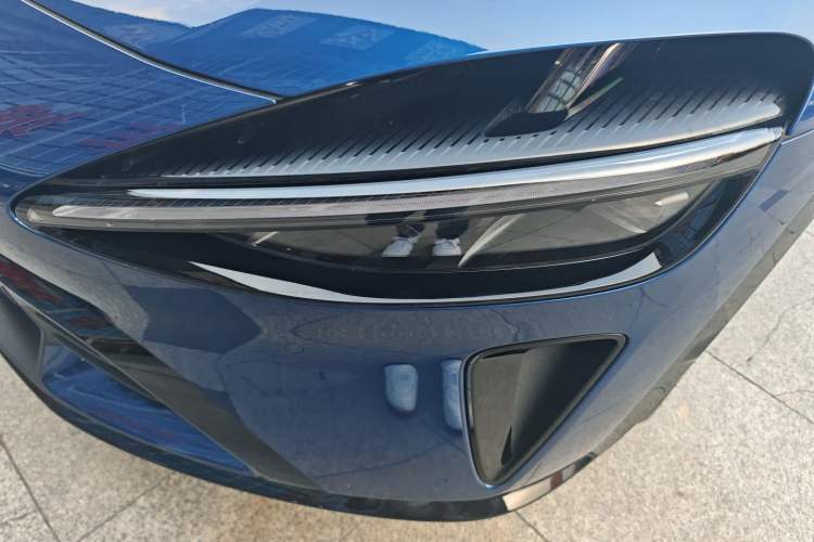 Used Xiaomi Auto YU7 2025 Ultra-Long Range Rear-Wheel Drive Version Left Front Headlight