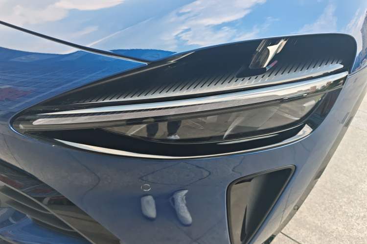 Used Xiaomi Auto YU7 2025 Ultra-Long Range High-Performance All-Wheel-Drive Max Edition Left Front Headlight