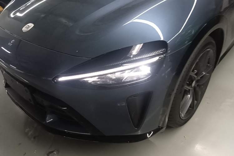 Used Xiaomi Auto YU7 2025 Ultra-Long Range High-Performance All-Wheel-Drive Max Edition Left Front Headlight
