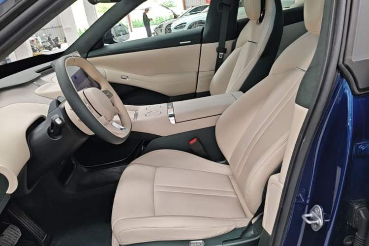 Used Xiaomi Auto YU7 2025 Ultra-Long Range High-Performance All-Wheel-Drive Max Edition Left Front Seat