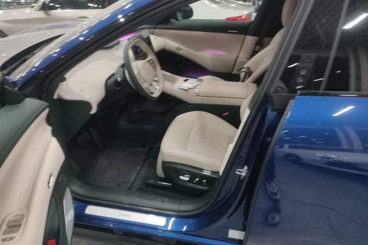 Used Xiaomi Auto YU7 2025 Ultra-Long Range High-Performance All-Wheel-Drive Max Edition Left Front Seat