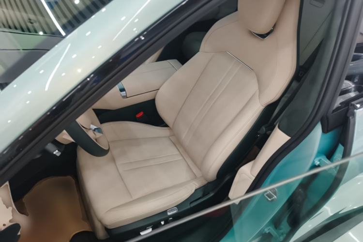 Used Xiaomi Auto YU7 2025 Ultra-Long Range High-Performance All-Wheel-Drive Max Edition Left Front Seat