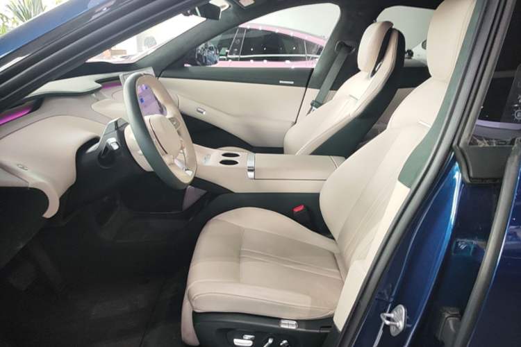 Used Xiaomi Auto YU7 2025 Ultra-Long Range High-Performance All-Wheel-Drive Max Edition Left Front Seat