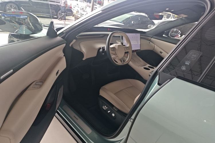 Used Xiaomi Auto YU7 2025 Ultra-Long Range High-Performance All-Wheel-Drive Max Edition Left Front Seat