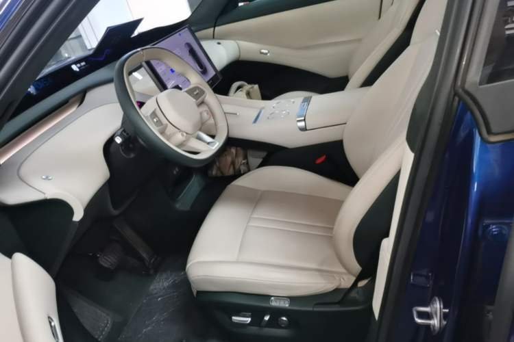 Used Xiaomi Auto YU7 2025 Ultra-Long Range High-Performance All-Wheel-Drive Max Edition Left Front Seat