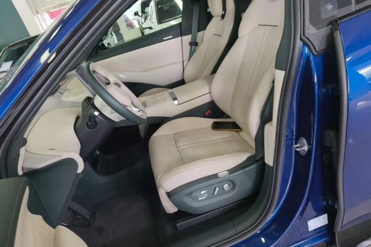 Used Xiaomi Auto YU7 2025 Ultra-Long Range High-Performance All-Wheel-Drive Max Edition Left Front Seat