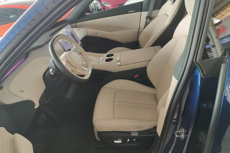 Used Xiaomi Auto YU7 2025 Ultra-Long Range High-Performance All-Wheel-Drive Max Edition Left Front Seat