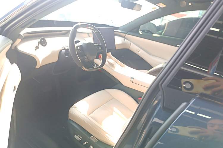 Used Xiaomi Auto YU7 2025 Ultra-Long Range High-Performance All-Wheel-Drive Max Edition Left Front Seat
