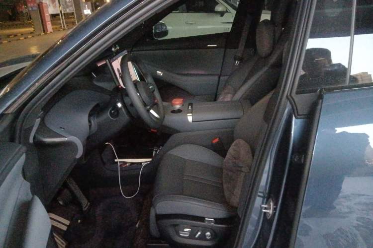 Used Xiaomi Auto YU7 2025 Ultra-Long Range High-Performance All-Wheel-Drive Max Edition Left Front Seat