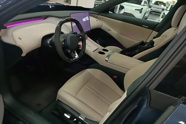 Used Xiaomi Auto YU7 2025 Ultra-Long Range High-Performance All-Wheel-Drive Max Edition Left Front Seat