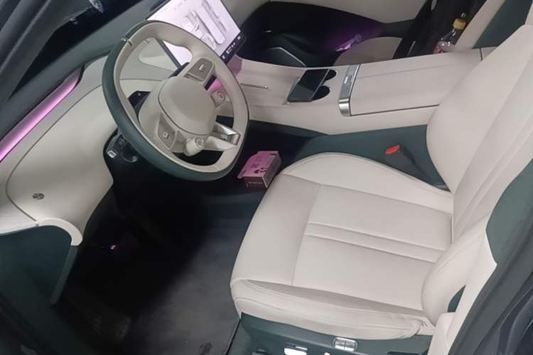 Used Xiaomi Auto YU7 2025 Ultra-Long Range High-Performance All-Wheel-Drive Max Edition Left Front Seat