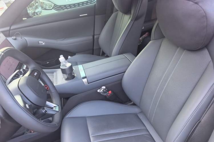 Used Xiaomi Auto YU7 2025 Ultra-Long Range High-Performance All-Wheel-Drive Max Edition Left Front Seat