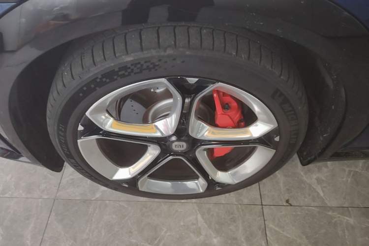 Used Xiaomi Auto YU7 2025 Ultra-Long Range High-Performance All-Wheel-Drive Max Edition Left Front Wheel Hub