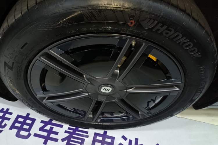 Used Xiaomi Auto YU7 2025 Ultra-Long Range All-Wheel Drive Pro Version Left Front Wheel Hub