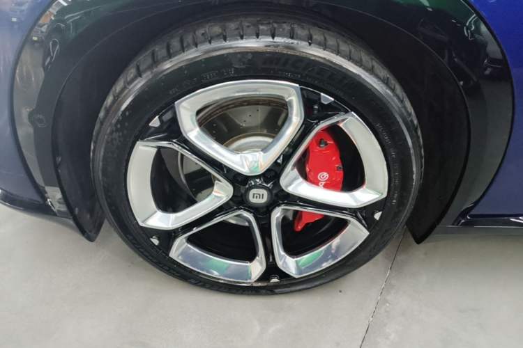 Used Xiaomi Auto YU7 2025 Ultra-Long Range High-Performance All-Wheel-Drive Max Edition Left Front Wheel Hub