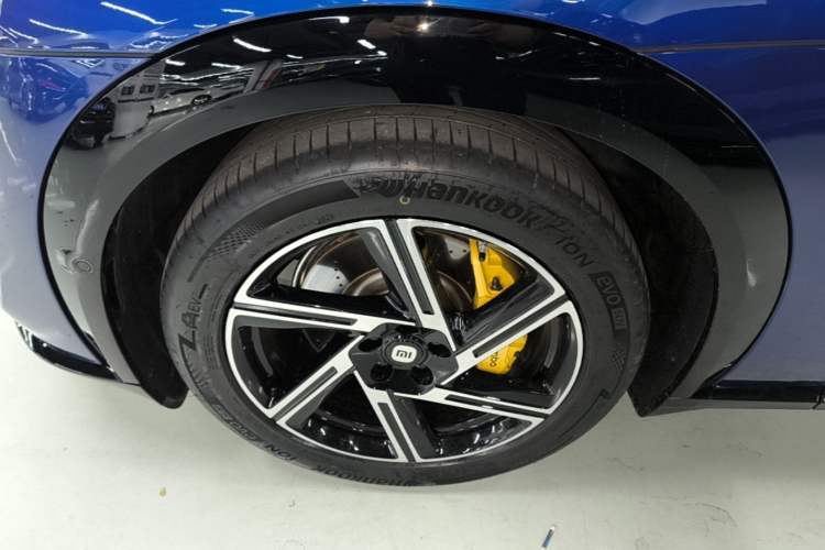 Used Xiaomi Auto YU7 2025 Ultra-Long Range High-Performance All-Wheel-Drive Max Edition Left Front Wheel Hub