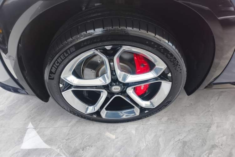 Used Xiaomi Auto YU7 2025 Ultra-Long Range High-Performance All-Wheel-Drive Max Edition Left Front Wheel Hub
