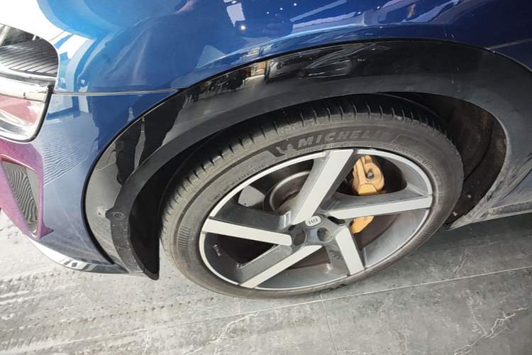Used Xiaomi Auto YU7 2025 Ultra-Long Range High-Performance All-Wheel-Drive Max Edition Left Front Wheel Hub