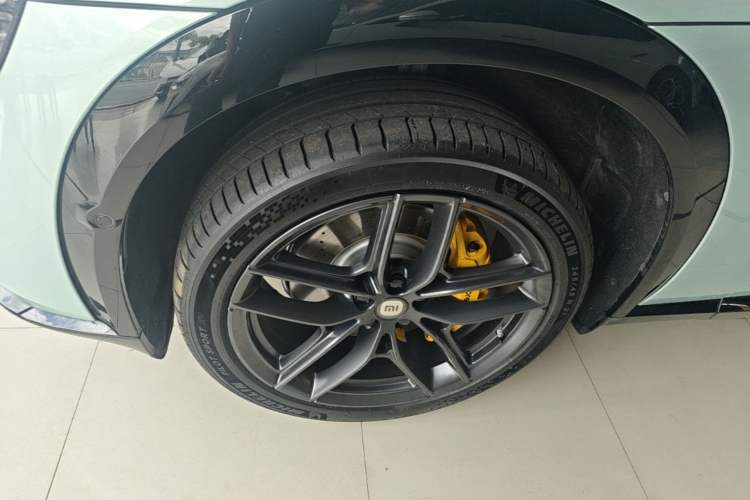 Used Xiaomi Auto YU7 2025 Ultra-Long Range High-Performance All-Wheel-Drive Max Edition Left Front Wheel Hub