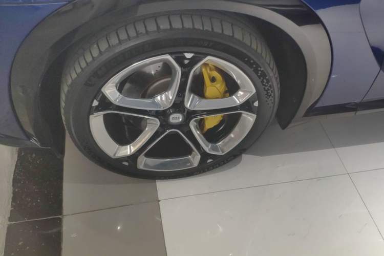 Used Xiaomi Auto YU7 2025 Ultra-Long Range High-Performance All-Wheel-Drive Max Edition Left Front Wheel Hub