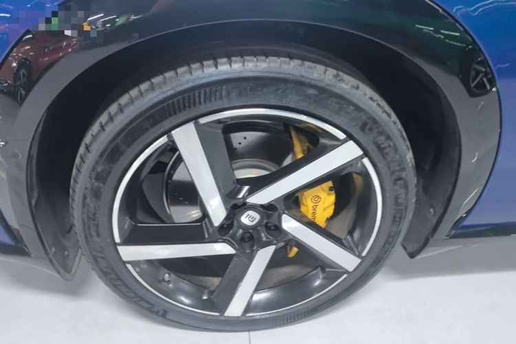 Used Xiaomi Auto YU7 2025 Ultra-Long Range High-Performance All-Wheel-Drive Max Edition Left Front Wheel Hub