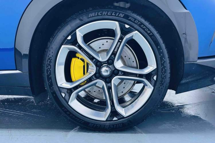 Used Xiaomi Auto YU7 2025 Ultra-Long Range High-Performance All-Wheel-Drive Max Edition Left Front Wheel Hub